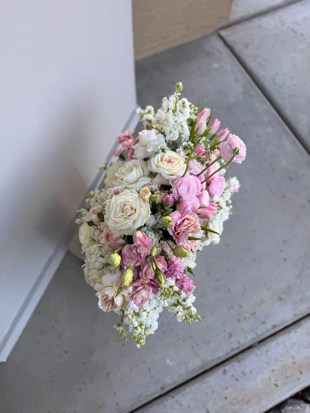 CRÈME DE LA CRÈME DELUXE ARRANGEMENT By Azelly Flowers — Gilbert, Arizona