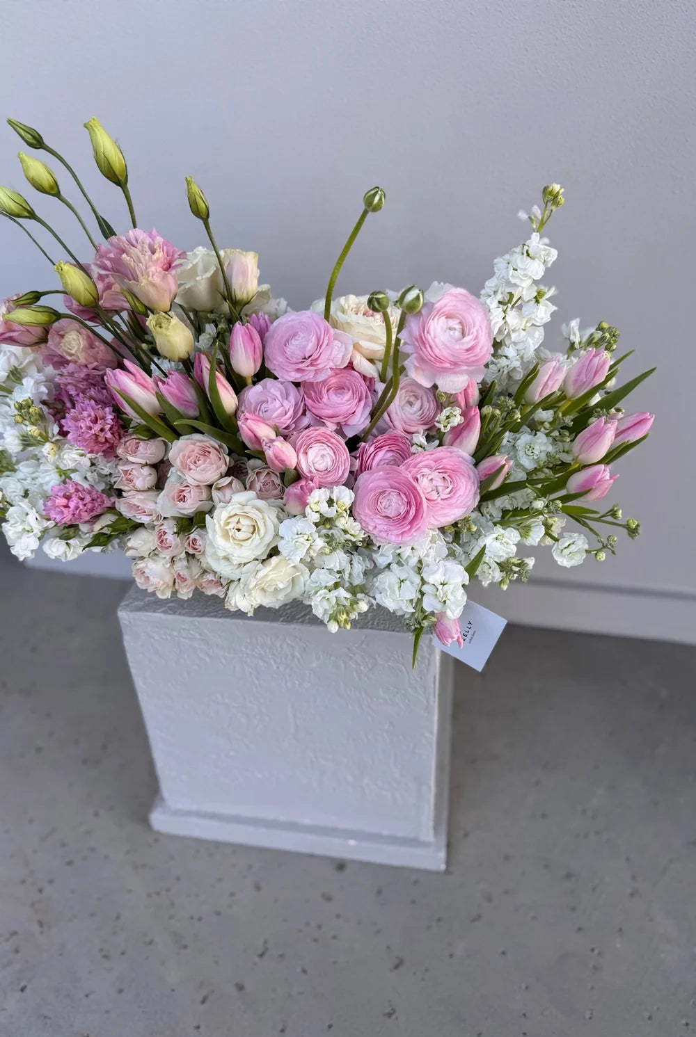 CRÈME DE LA CRÈME DELUXE ARRANGEMENT By Azelly Flowers — Gilbert, Arizona