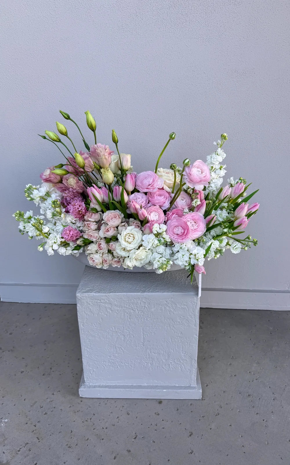 CRÈME DE LA CRÈME DELUXE ARRANGEMENT By Azelly Flowers — Gilbert, Arizona