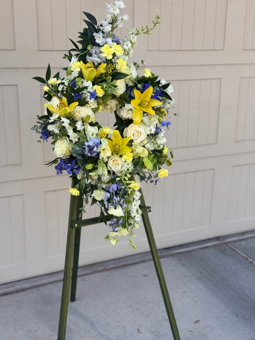 WREATH OF COMFORT WITH COMPLIMENTARY EASEL By Azelly Flowers — Gilbert, Arizona