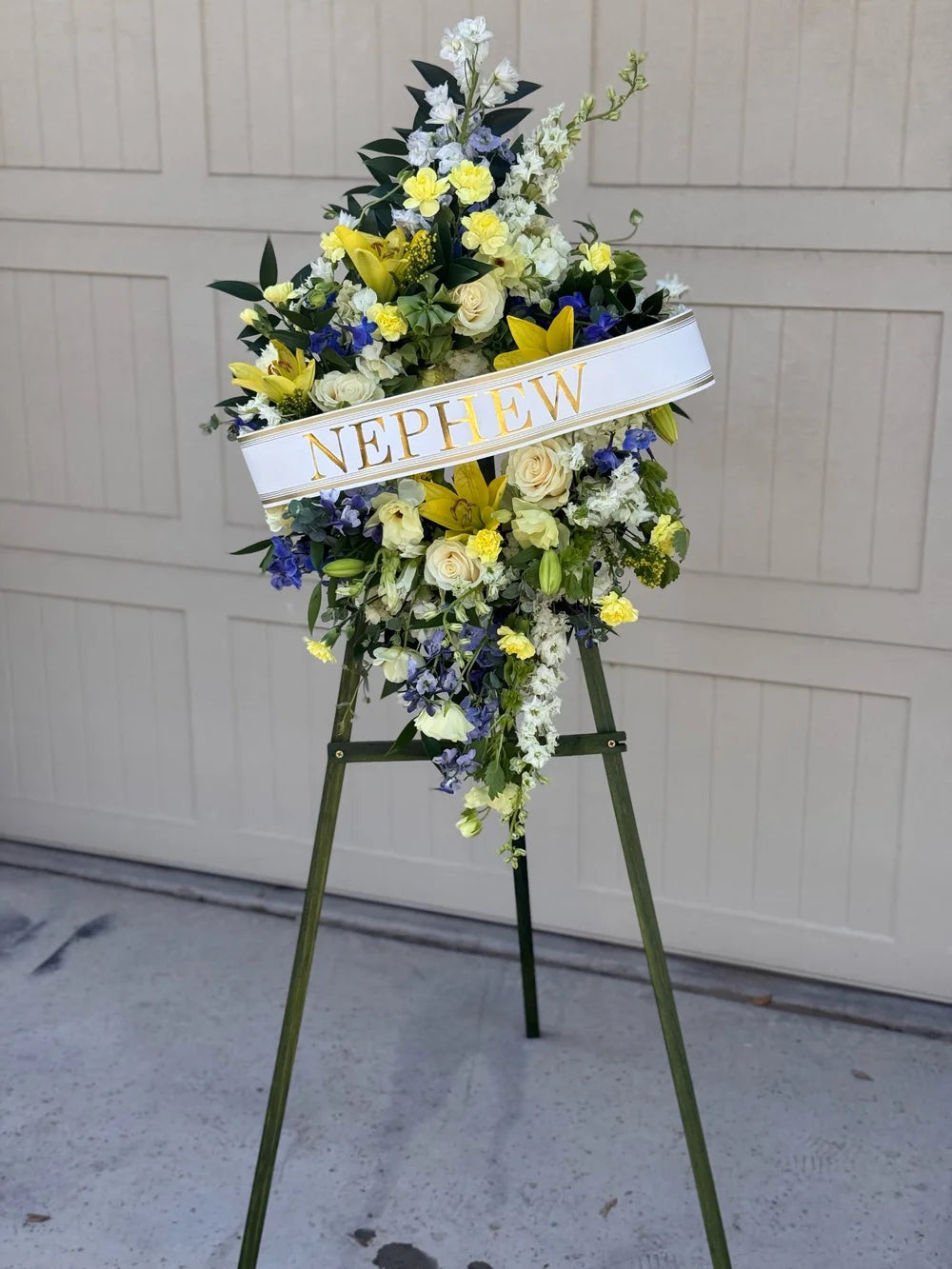 WREATH OF COMFORT WITH COMPLIMENTARY EASEL By Azelly Flowers — Gilbert, Arizona